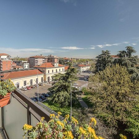 Suite Angolo Alla Stazione - Appartamento Con Terrazzo Panoramico Pavia Luaran gambar
