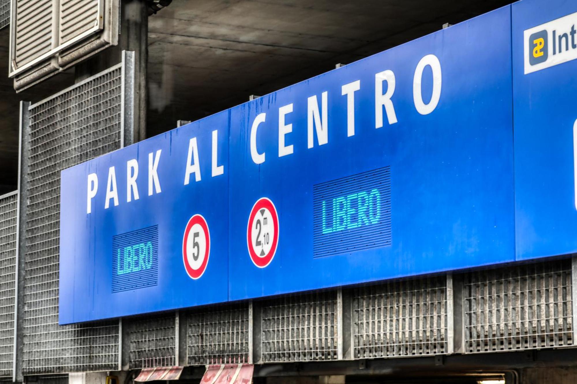 Suite Angolo Alla Stazione - Appartamento Con Terrazzo Panoramico Pavia Luaran gambar