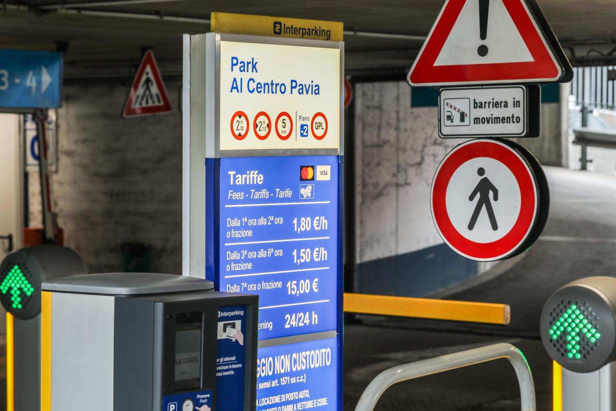 Suite Angolo Alla Stazione - Appartamento Con Terrazzo Panoramico Pavia Luaran gambar