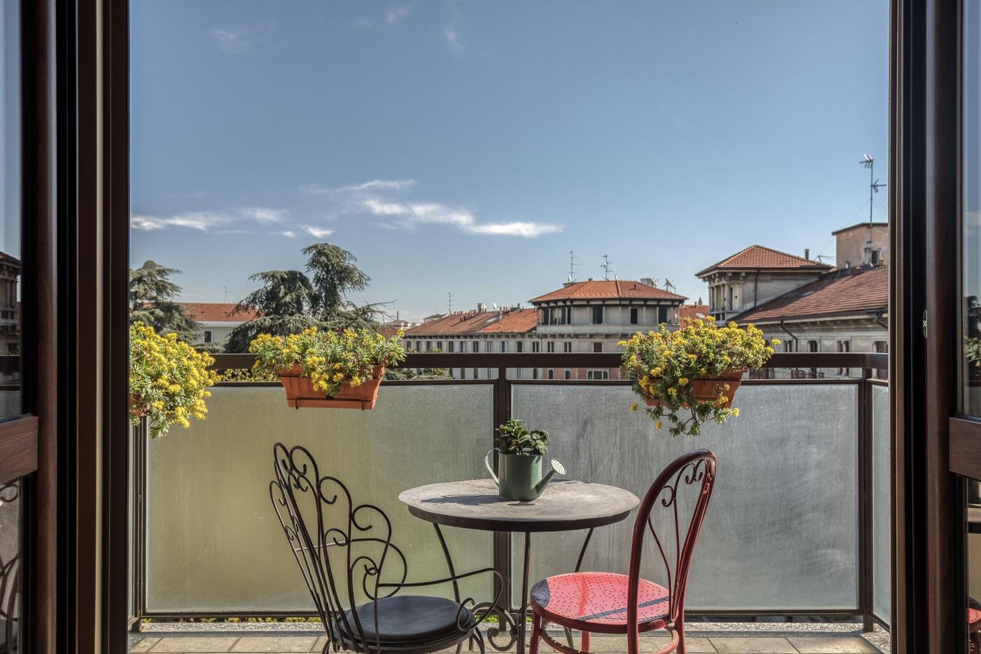 Suite Angolo Alla Stazione - Appartamento Con Terrazzo Panoramico Pavia Luaran gambar