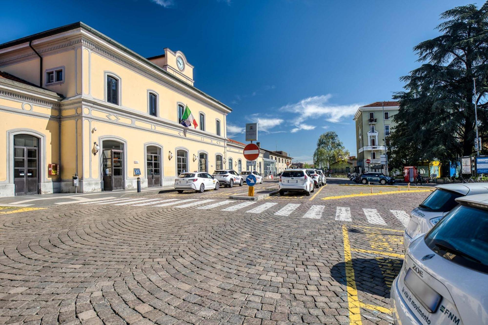 Suite Angolo Alla Stazione - Appartamento Con Terrazzo Panoramico Pavia Luaran gambar